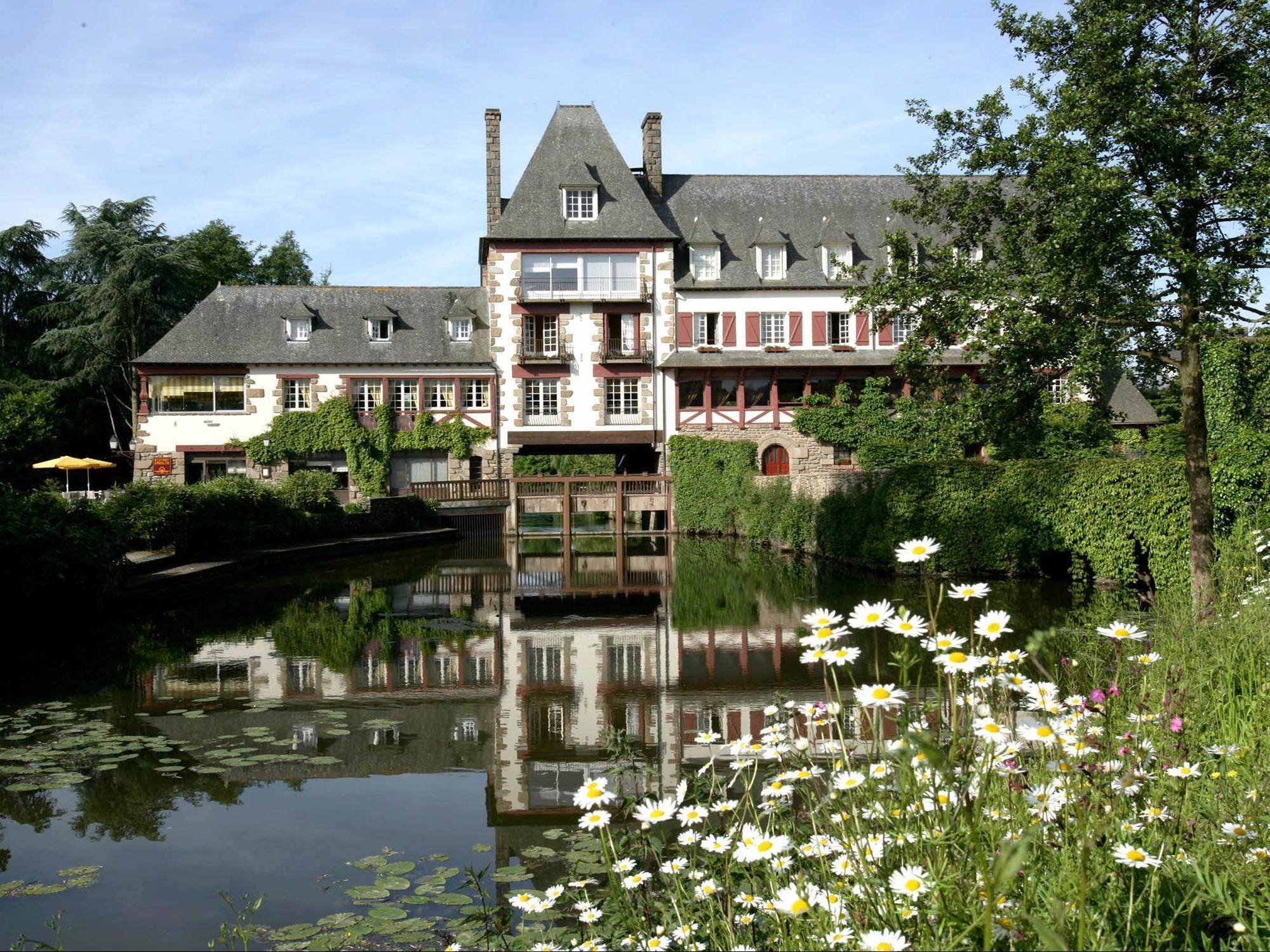 Logis Ar Milin Hotel Châteaubourg Exterior foto